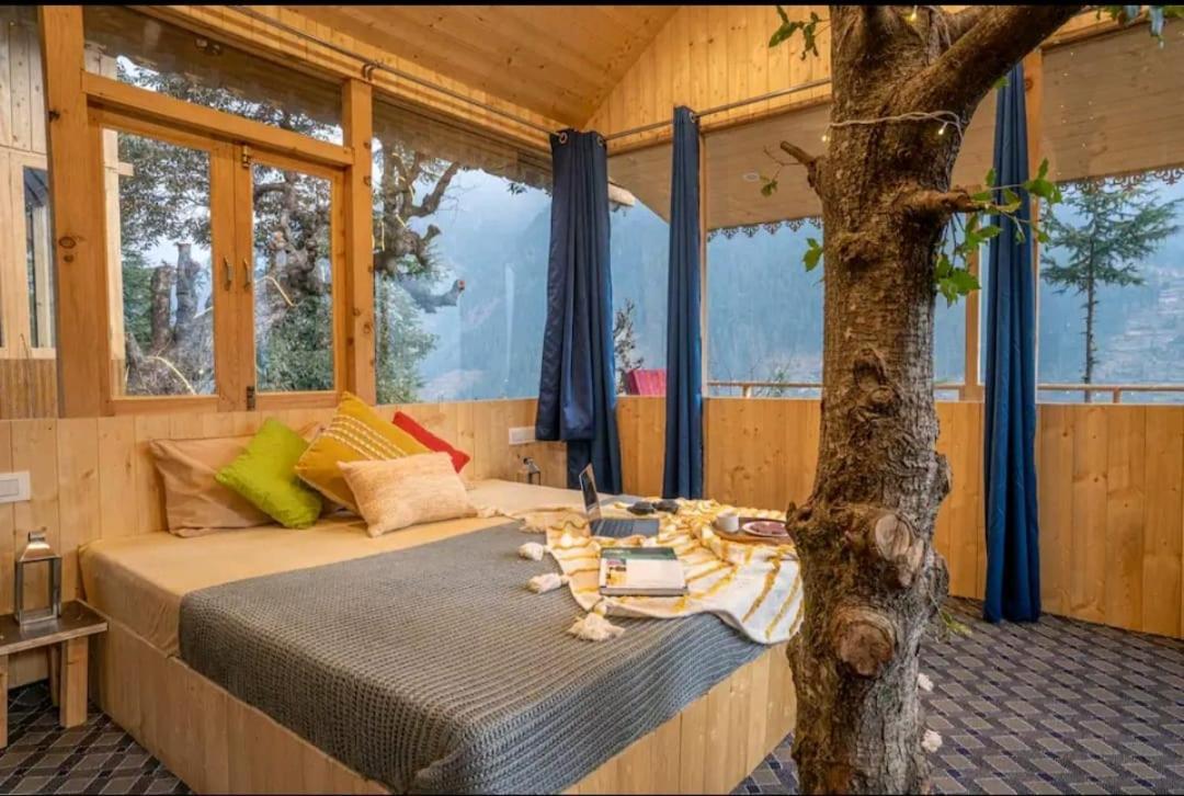 Into The Woods Treehouse Jibhi Exterior foto