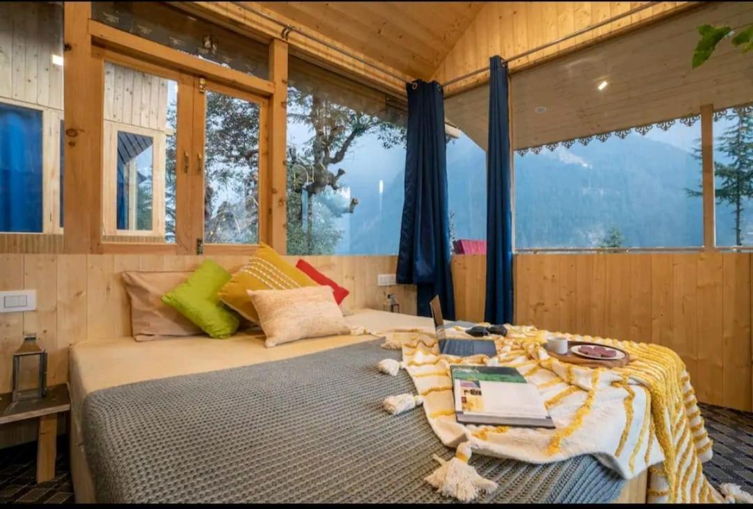 Into The Woods Treehouse Jibhi Exterior foto