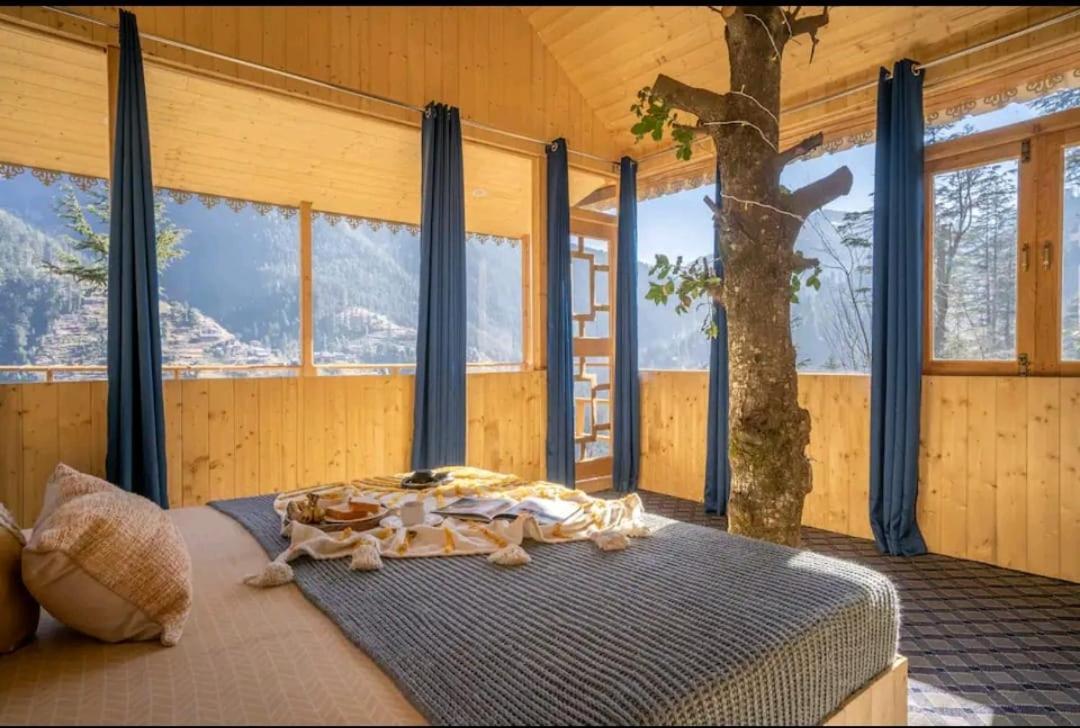 Into The Woods Treehouse Jibhi Exterior foto