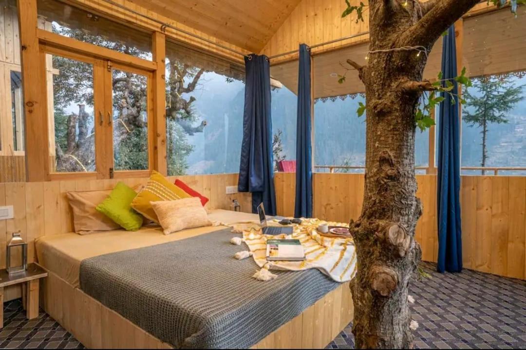 Into The Woods Treehouse Jibhi Exterior foto