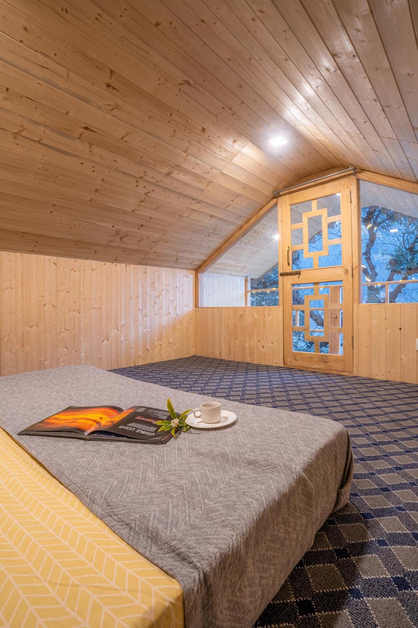 Into The Woods Treehouse Jibhi Exterior foto