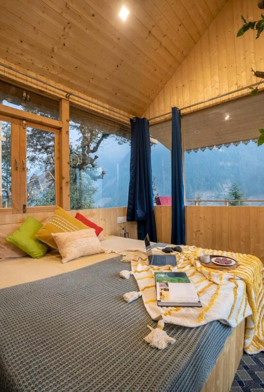 Into The Woods Treehouse Jibhi Exterior foto