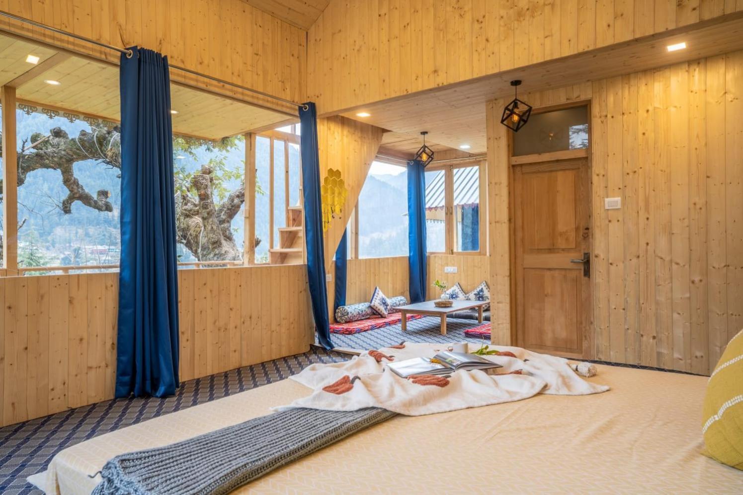 Into The Woods Treehouse Jibhi Exterior foto