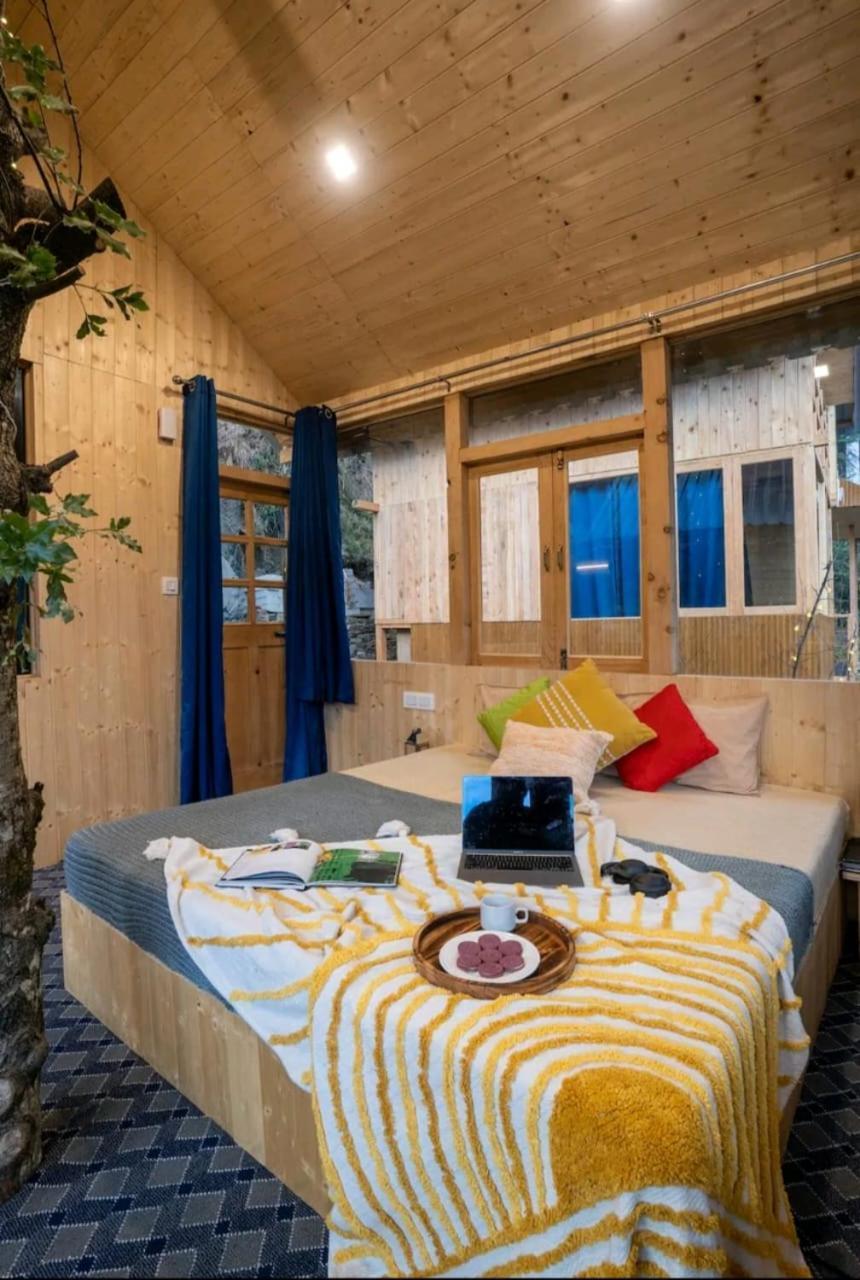 Into The Woods Treehouse Jibhi Exterior foto
